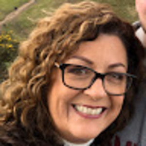 Meet your Posher, Kelly yates